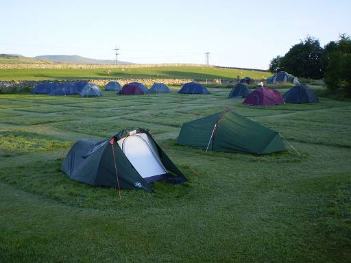 04_52-1.jpg - Davids tent (left), my tent (right) and the entire Yorkshire DoE at Horton in Ribblesdale. Notice the frost on the ground.